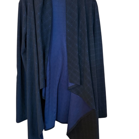 Elegant Black Women's Cardigan - Picture 2 of 6